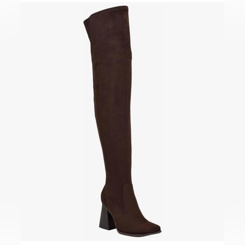 New- Elegant Brown Over-the-Knee Boots
Dark Brown & Gold Zipper 
Classic size 5